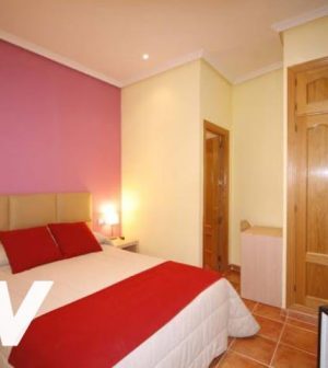 alojamientos turísticos en 	Fuentes de Año