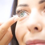 Consejos para viajar con lentes de contacto