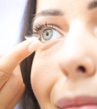 Consejos para viajar con lentes de contacto